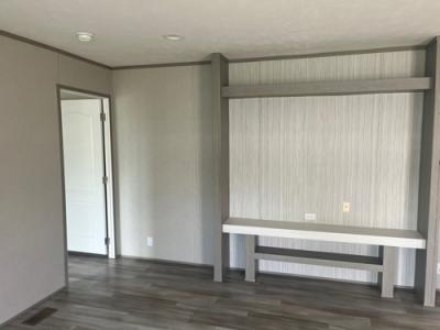 Photo 3 of 10 of home located at 167 Spurlin Trailer Richmond, KY 40475