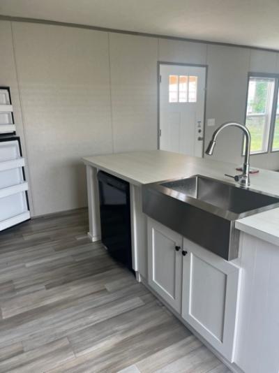Photo 4 of 10 of home located at 167 Spurlin Trailer Richmond, KY 40475