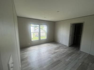 Photo 5 of 10 of home located at 167 Spurlin Trailer Richmond, KY 40475