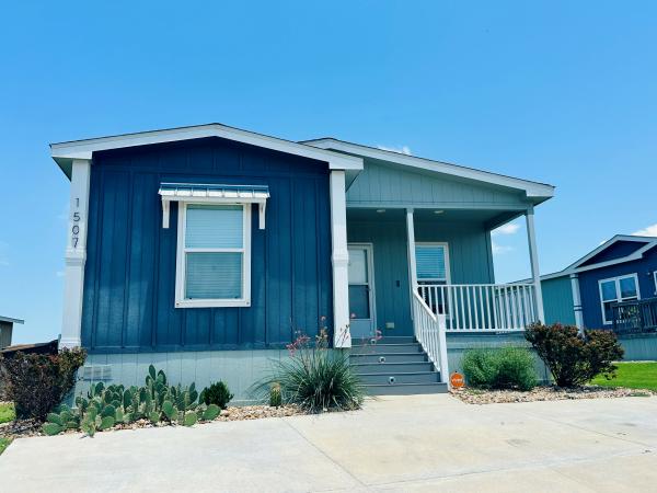 2021 Clayton 32DEV28603AH21 Mobile Home