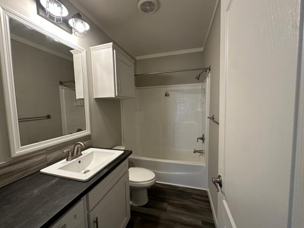 2021 Clayton 32DEV28603AH21 Mobile Home