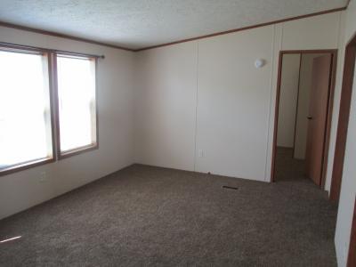 Photo 2 of 9 of home located at 4368 Essex Ct Jackson, MI 49201