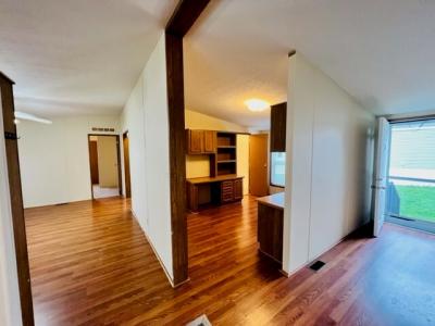 Photo 5 of 6 of home located at 4324 Kingston Lane Jackson, MI 49201