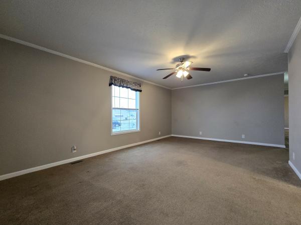 2021 Champion RA2856205 Mobile Home