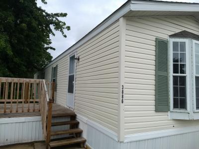 Mobile Home at 3886 Silkwood Ln Lot Swl3886 Columbus, IN 47203