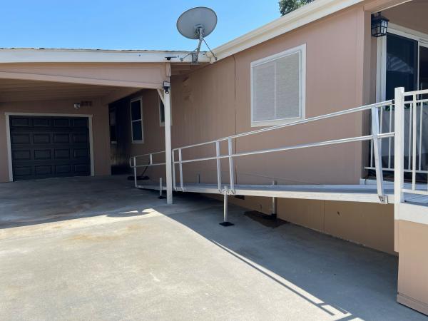 2001 Fleetwood 4513B Mobile Home