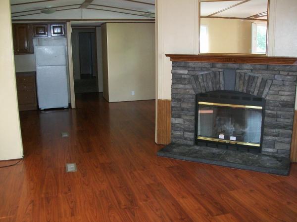 2001 Clayton Homes Inc Mobile Home For Rent
