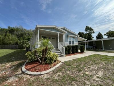 Photo 2 of 20 of home located at 115 Poinsettia Drive Leesburg, FL 34788