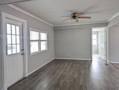 Photo 4 of 21 of home located at 104 Coral Crest Dr Lot 183 Valrico, FL 33594