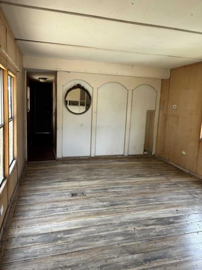 Photo 3 of 5 of home located at 10615 Ohio Ave Thonotosassa, FL 33592
