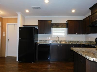 Photo 4 of 24 of home located at 1556 Valiant Dr Lakeland, FL 33810