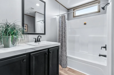 Photo 5 of 7 of home located at 2900 South I35 East Site# 1 Waxahachie, TX 75165