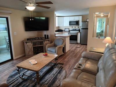 Photo 4 of 8 of home located at 266 Norwich Ln Melbourne Beach, FL 32951