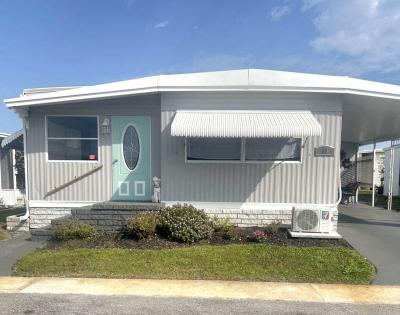 Photo 5 of 21 of home located at 2505 East Bay Dr. Largo, FL 33771