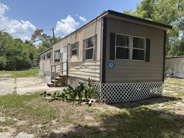 Photo 1 of 2 of home located at 9924 E Us Hwy 92, 43 Tampa, FL 33610