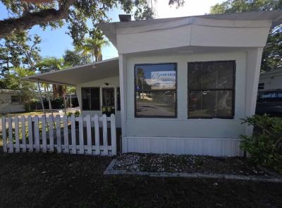 Photo 5 of 20 of home located at 1610 West Bay Dr Largo, FL 33770