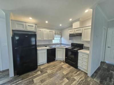Photo 3 of 7 of home located at 2334 42 Ave N, #33 Saint Petersburg, FL 33714