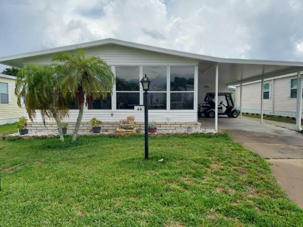 1992 Homes of Merit Mobile Home For Sale