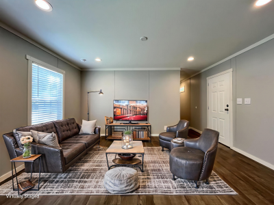 Photo 3 of 25 of home located at 601 Toledo #To601 Conroe, TX 77301