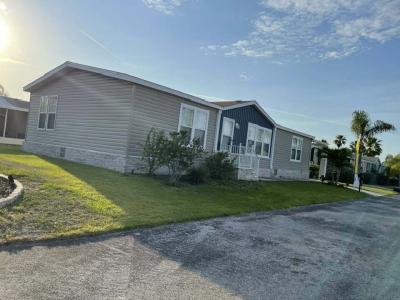 Photo 3 of 35 of home located at 137 Royal Palm St. Davenport, FL 33897