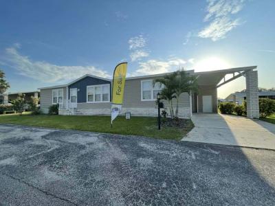 Photo 4 of 35 of home located at 137 Royal Palm St. Davenport, FL 33897