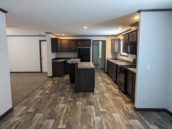 2018 Champion RA2864 211 Mobile Home