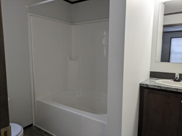 2018 Champion RA2864 211 Mobile Home