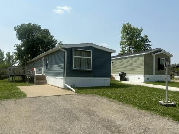 Photo 1 of 2 of home located at 2525 County Line Rd., #364 Des Moines, IA 50321