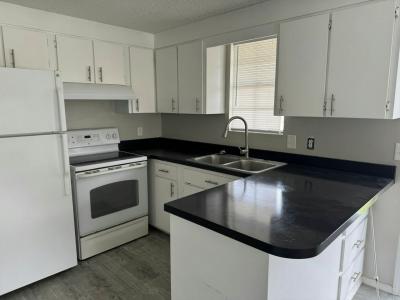 Photo 5 of 9 of home located at 1250 Lakeview Drive #54 Deland, FL 32720