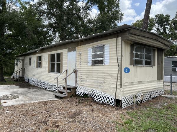 Photo 1 of 2 of home located at 9924 E Us Hwy 92, Parklane 5 Tampa, FL 33610