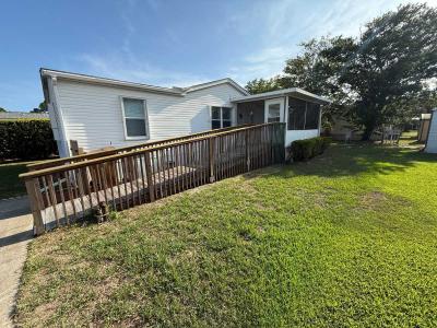 Photo 3 of 20 of home located at 2231 Colonial Ave Navarre, FL 32566