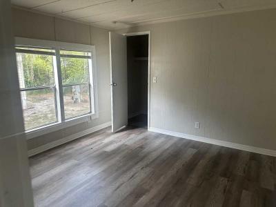Photo 5 of 8 of home located at 10940 Clay Pit Rd., D4822 Tampa, FL 33610
