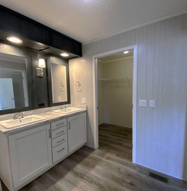 2020 Clayton 7616-500 Traditions Manufactured Home