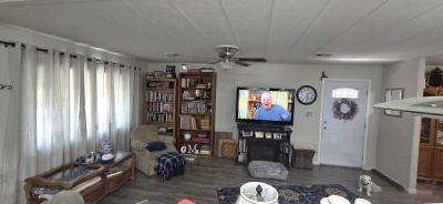 Photo 2 of 11 of home located at 4401 King Arthur Ct Bakersfield, CA 93301