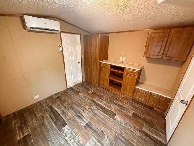 Photo 3 of 4 of home located at 3201 E Macarthur Rd Lot 22A Wichita, KS 67216