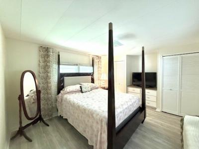 Photo 5 of 30 of home located at 1071 Donegan Rd Lot 736 Largo, FL 33771
