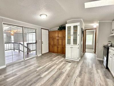 Photo 3 of 24 of home located at 6015 Hazel Dr Florence, KY 41042