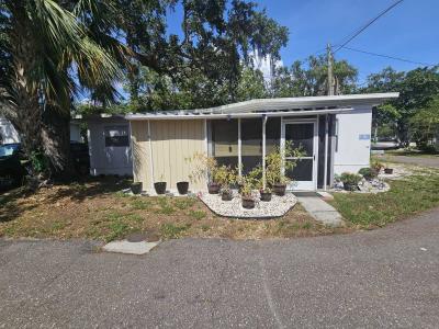 Photo 2 of 25 of home located at 1610 Westbay Drive Largo, FL 33770