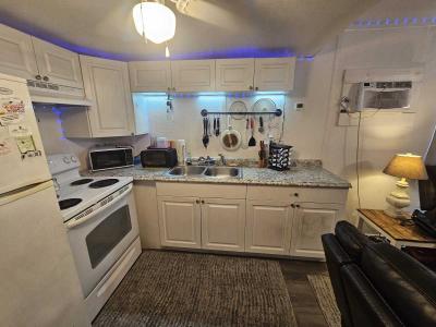 Photo 5 of 25 of home located at 1610 Westbay Drive Largo, FL 33770