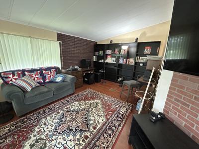 Photo 5 of 12 of home located at 1435 Lake Drive Grand Island, FL 32735