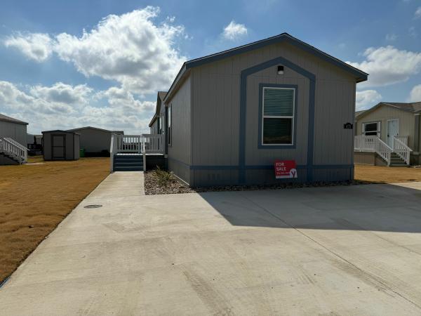 Photo 1 of 2 of home located at 6410 Walzem Road Lot #470 San Antonio, TX 78218