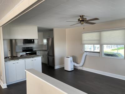Photo 4 of 14 of home located at 3901 Bahia Vista St. #800 Sarasota, FL 34232