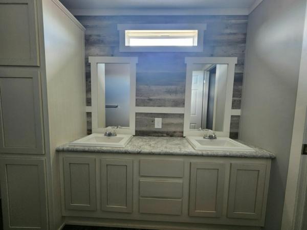 2023 Oak Creek Cimarron Manufactured Home