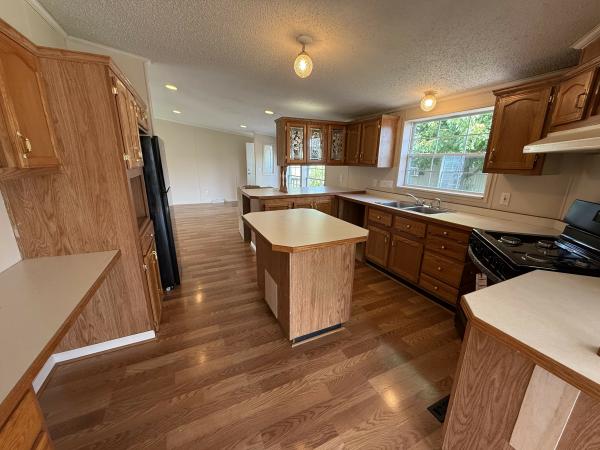 1996 Commodore Mobile Home