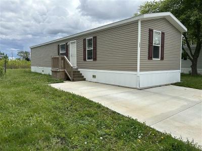 Mobile Home at 304 Vermillion Est Pontiac, IL 61764