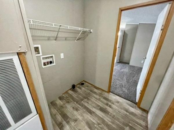 2005 American Homestar Corp Oak Creek Mobile Home
