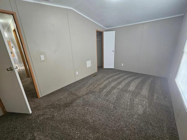 2005 American Homestar Corp Oak Creek Mobile Home
