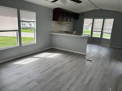Photo 4 of 8 of home located at 38621 Fir Ave., Site 9 Zephyrhills, FL 33542