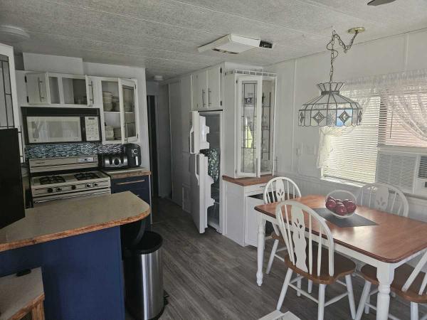 1985 1BR/1BA Mobile Home