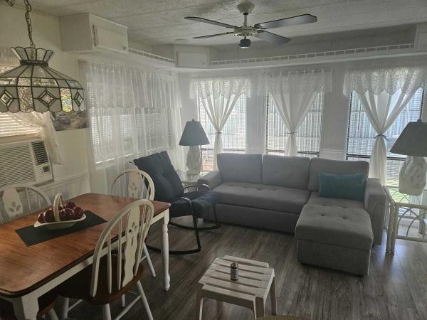 1985 1BR/1BA Mobile Home